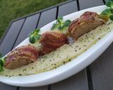 Sertés szűzpecsenye baconbe tekerve krumplipürével recept fázis 4 fotója
