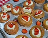 Foto langkah ke 9 dari resep Kue Sus Vla Keju Strawberry aka Kue Sus Merah Putih.