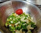 शिमला मिर्च और बेसन की सब्जी (Shimla mirch aur besan ki sabzi recipe in hindi) रेसिपी चरण 1 फोटो