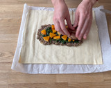 Foto del passaggio 5 della ricetta Polpettone vegetariano in crosta