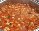 Foto del paso 6 de la receta: Garbanzos con salmón con un toque picante y sabor Cookpad