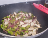 Foto del paso 3 de la receta: Pasta con salsa vegetariana al roquefort