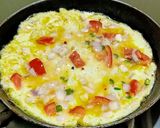 ম্যাগি চীজ অমলেট (maggi cheese omelette recipe in Bengali) রেসিপির ধাপ 3 ছবি