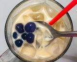 Hình bước làm 8 của món Trà sữa trân châu hoa đậu biếc hương vị nhà làm