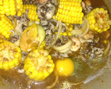 Foto langkah ke 4 dari resep Seafood Hitam.