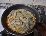 Foto del paso 2 de la receta: Ensalada de pimientos, aguacates y langostinos