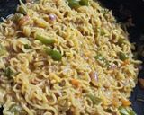 वेजिटेबल मैगी (Vegetable maggi recipe in Hindi) रेसिपी चरण 4 फोटो