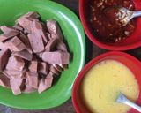 Foto langkah ke 1 dari resep Orak arik telur sosis saus thai #keto #debm.