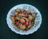 Foto langkah ke 6 dari resep Oseng Jamur shimeji Bakso Pedes.