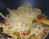 Foto del paso 5 de la receta: Fideos de arroz al vermú
