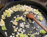 Foto del paso 2 de la receta: Arroz con secreto ibérico y coliflor