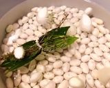 Hình bước làm 2 của món Đậu Coco Sốt Cà Chua & Andouillette