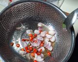รูปขั้นตอนการทำที่ 1 ของ ยำไข่ดาวหมูสับ