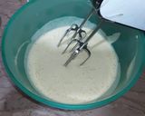 A picture of step 1 of Vanilla Bento/Mini Cake.