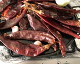 Foto del paso 2 de la receta: Res con ejotes en guajillo (Mole de Res)