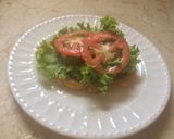 Foto del paso 2 de la receta: Patacón pisa’o / hamburguesa de pollo y salchichas de cerdo