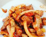 Hình bước làm 2 của món Thịt kho cùi dừa