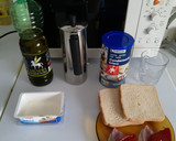 Foto del paso 1 de la receta: Cena para este calor: Sándwich y cafecito con leche (7 ingredientes)