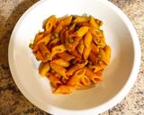Foto del passaggio 4 della ricetta Penne ai piselli