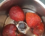 A picture of step 1 of Strawberry dry fruit shake (fresh strawberry).