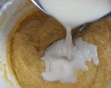 A picture of step 4 of Mango Semolina cake.