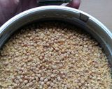 A picture of step 1 of Vickys Homemade Wholegrain Mustard.