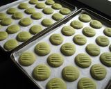 A picture of step 4 of Matcha Melting Moments.