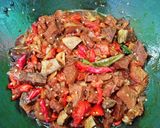 Foto langkah ke 6 dari resep Resep Oseng Daging Sapi Mercon.