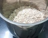 A picture of step 3 of Oats laddu.