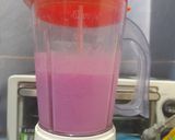 Foto langkah ke 3 dari resep Banana Dragon Smoothies.