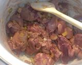 "Csirkemáj - krémleves" zsályával, és pirított répaszalmával recept fázis 2 fotója