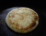 Foto del paso 5 de la receta: Arepa🍘 de queso🧀 con hamburguesa de lentejas y salteado de acelgas🌿