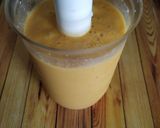 A picture of step 3 of Creamy Mango Nuts Smoothie".
