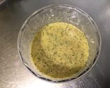 Une image de l'étape 6 de Sauce salade ail, moutarde truffée, épices et persil.