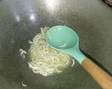 Foto langkah ke 2 dari resep Gulai Daun Singkong Teri.