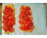 Foto langkah ke 4 dari resep Caterpillar Bread.