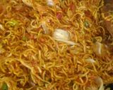 Foto langkah ke 4 dari resep Mie Goreng Merah (Super Pedas).
