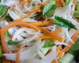 Hình bước làm 1 của món Cải thìa xào cà rốt hành tây