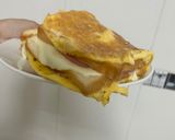 Hình bước làm 3 của món Sandwich trứng phiên bản INSIDE & OUTSIDE