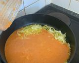 A picture of step 2 of Seafood Chilli Marrow Pasta.