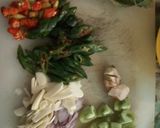 Foto langkah ke 2 dari resep Oseng Udang Pete Cabe Hijau.