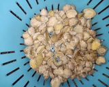 Foto langkah ke 1 dari resep Tips menyimpan bumbu kemiri.