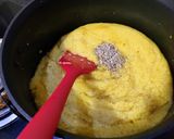 A picture of step 4 of Saffron Sooji Halwa.