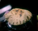 A picture of step 17 of Bajra roti.