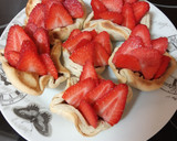 Foto del paso 6 de la receta: Cuajada de chocolate con fresas en tartaletas