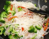 A picture of step 9 of Chow mein.