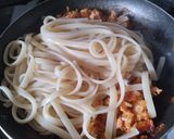 Foto del paso 6 de la receta: Tallarines🥫🍝🥛con atún🍅🌶️🍝