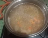Foto langkah ke 2 dari resep Sup sehat ayam jagung.