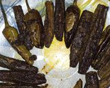 A picture of step 9 of Okra Chilli Fry.