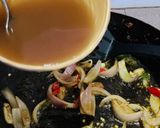 Gambar langkah 2 resipi Ikan Talang Masin Masak Asam.